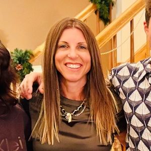 Meet your Posher, Laurie